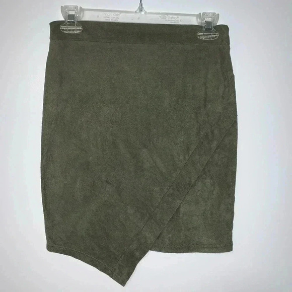 Love Culture Green Asymmetrical Mini Skirt​​ - Picture 1 of 4